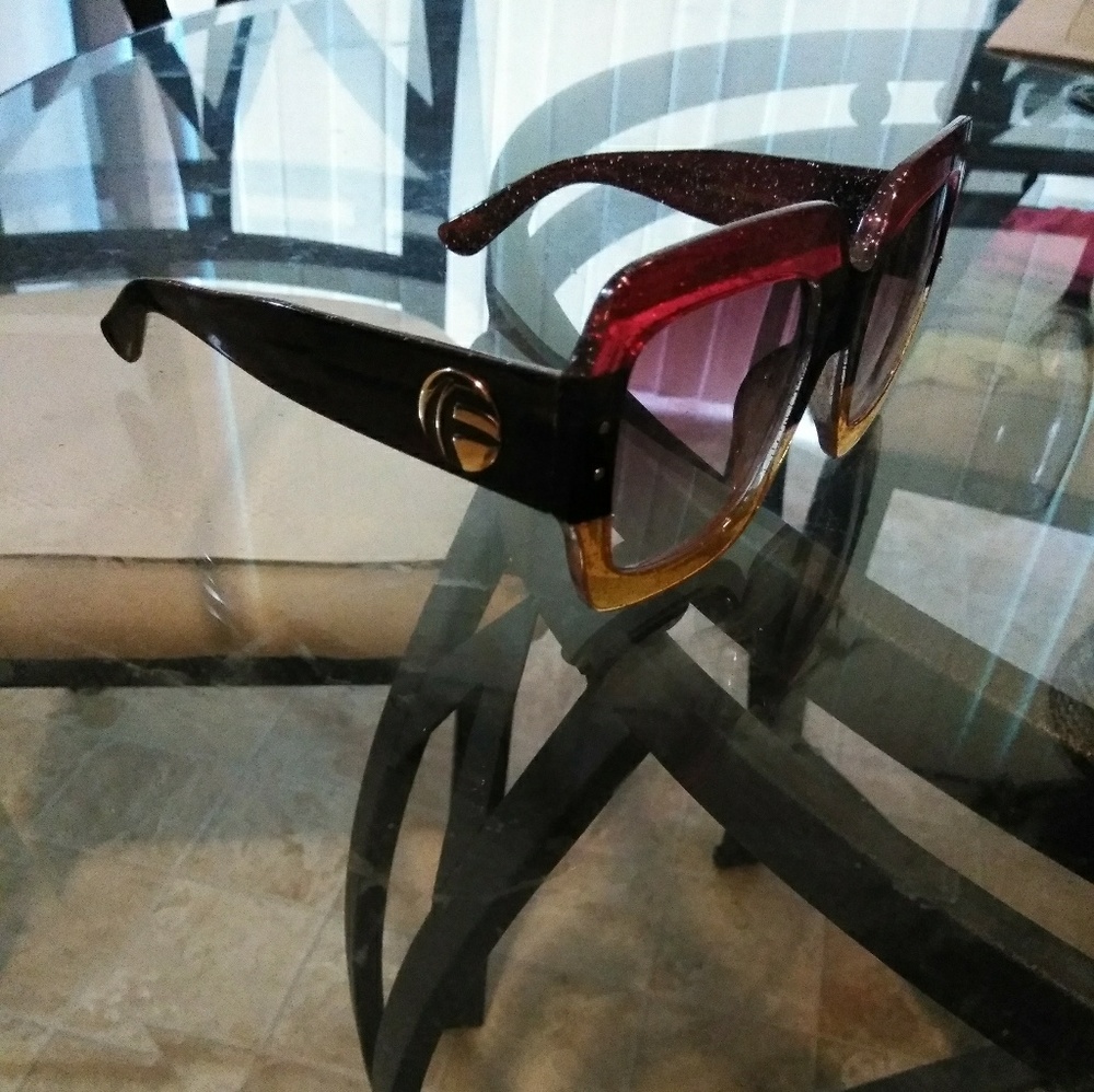 Sunglass - Picture 2 of 2